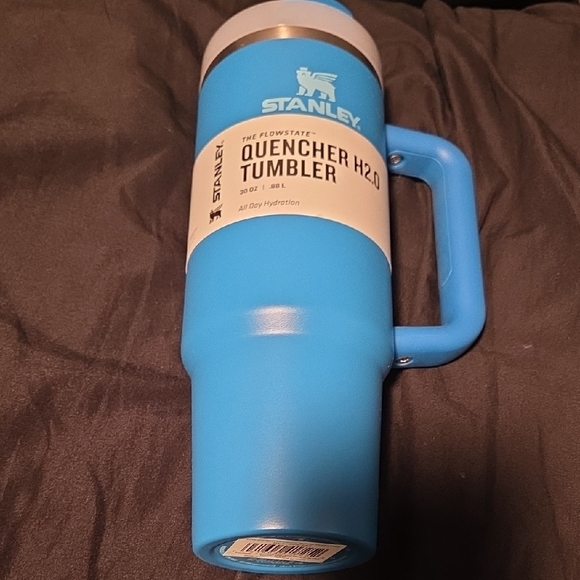 Stanley Quencher H2.0 Tumbler in Blue - Picture 8 of 9